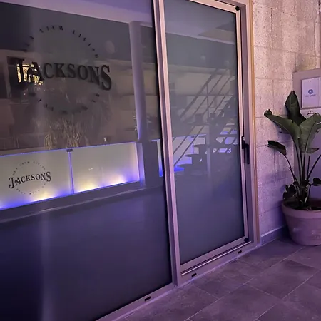 Jacksons sea view living-2
