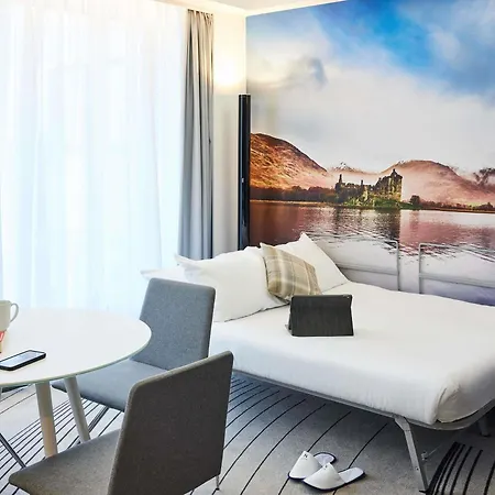 Novotel Edinburgh Centre-3