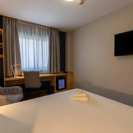Travelodge Madrid Arturo Soria-2