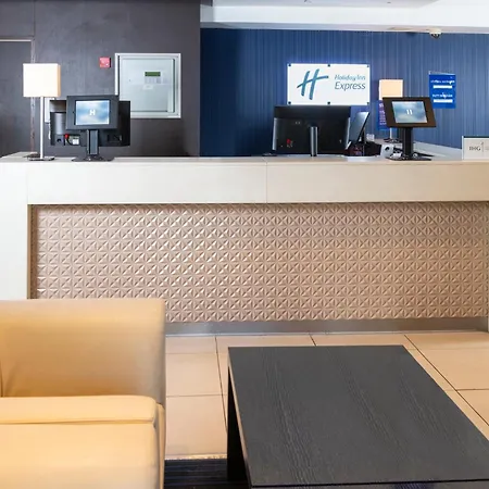Holiday Inn Express London - Wandsworth By Ihg-3