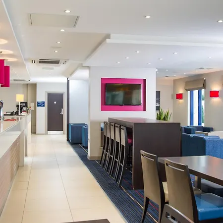 Holiday Inn Express London - Wandsworth By Ihg-3