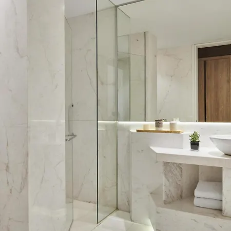 Hyatt Centric Gran Via Madrid-3