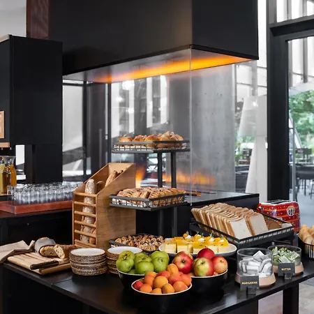 Courtyard By Marriott Vilnius City Center-3