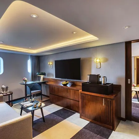 Queen Elizabeth 2 Hotel-2