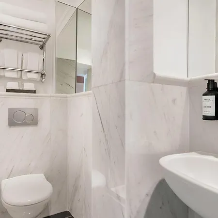 Guild Hotel Marble Arch-2