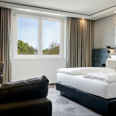 Motel One Hamburg-Altona-2