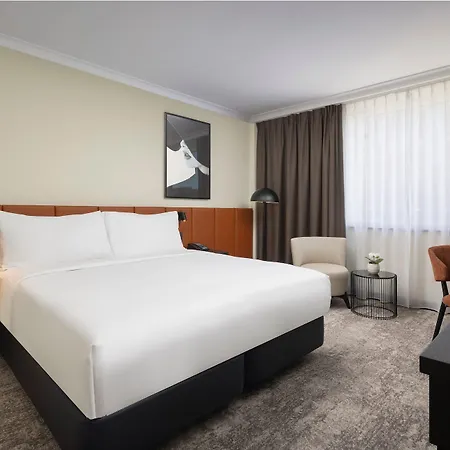 Hilton Duesseldorf-3