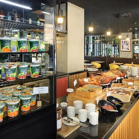 Park Inn By Radisson Danube Bratislava-3