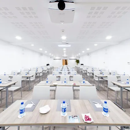 Hotel Crowne Plaza Madrid Airport-2