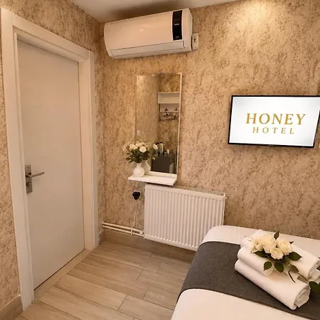 Honey Hotel-2