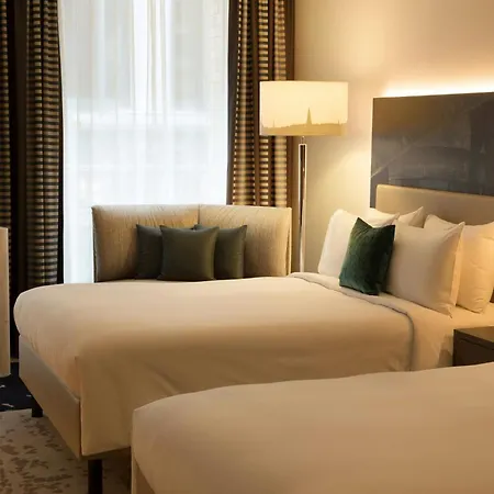 Renaissance Hamburg Hotel-2
