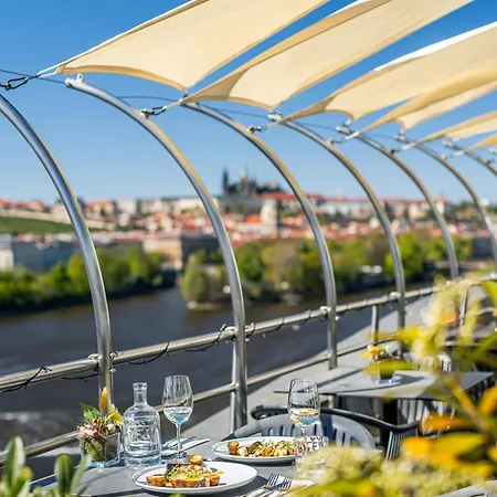 Dancing House Hotel - Tancici Dum-2