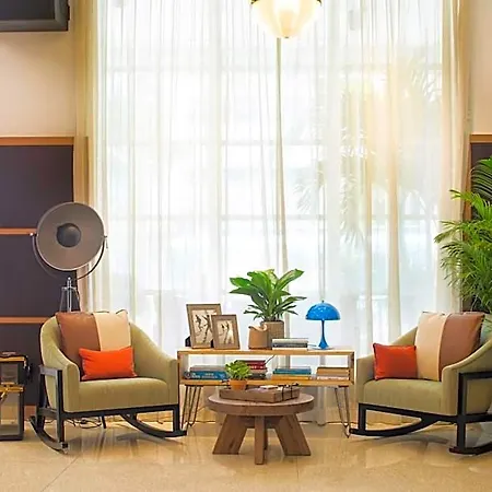 Hotel Rendale Miami Beach-3