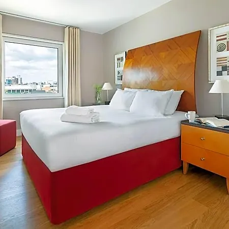 Marlin Apartments - London Bridge Empire Square-3