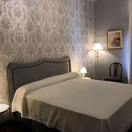 Hotel Castille-3