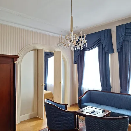 Hotel Ambassador-3