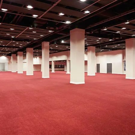 Novotel London West-3