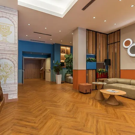 Hilton Garden Inn Rome Colosseum-3