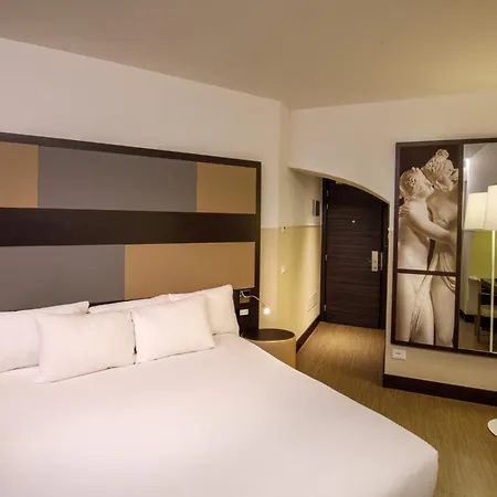Cosmopolita Rome Colosseum, Tapestry Collection By Hilton-3