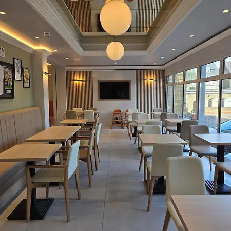 Spark By Hilton London Chiswick-2