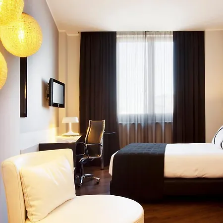 Holiday Inn Genoa City By Ihg-2