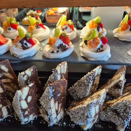 Jeravi Beach Hotel-2