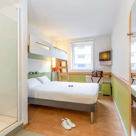 Ibis Budget Zurich City West-3