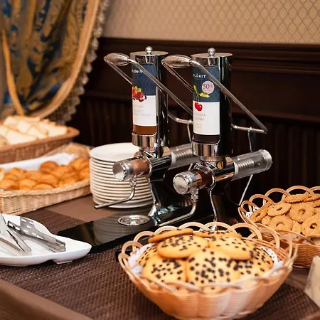 Maidan Palace Hotel-3