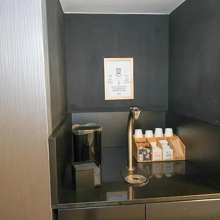 Hotel Gat Point Charlie-2