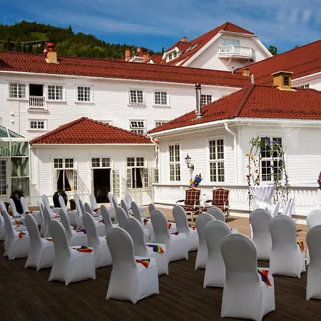Dr. Holms Hotel-3