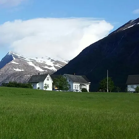 Donhaug Gard-2