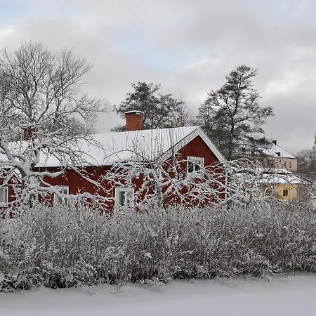The Gardener House - Groensoeoe Palace Garden-3
