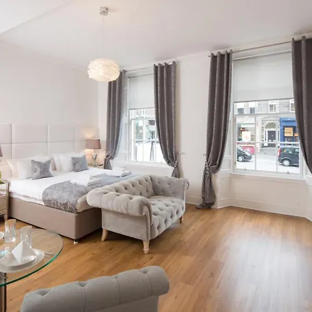 Edinburgh Castle Apartments-2