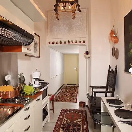 Roma Central Guest House-3