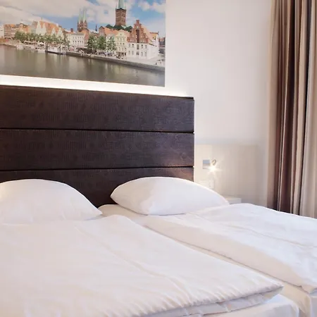 Viva Hotel Luebeck-2