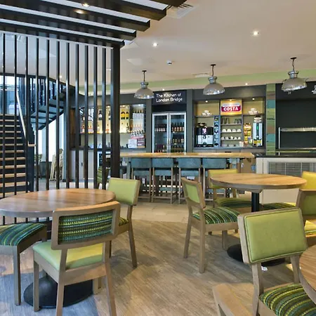 Premier Inn Southwark Borough High St-2