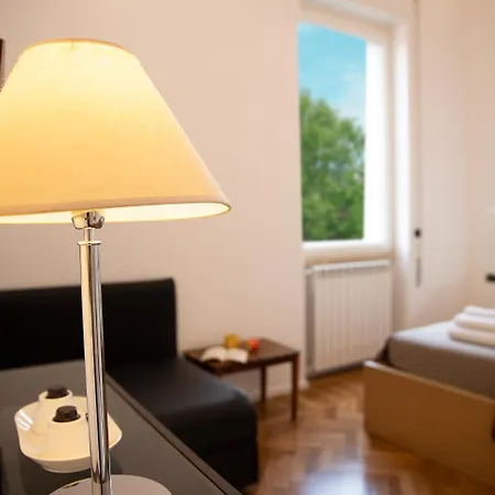 Room In Roma Isole-3