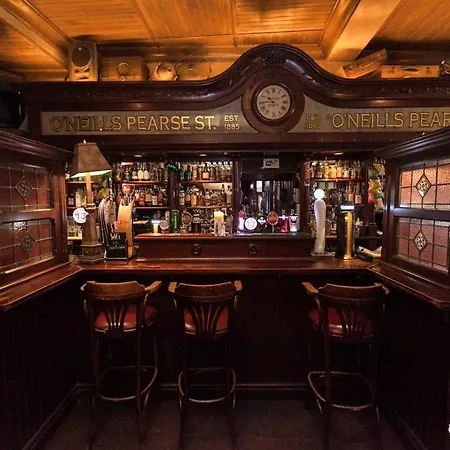 O'Neills Victorian Pub & Townhouse-2