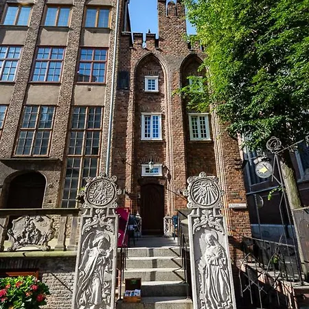 Gotyk House-2