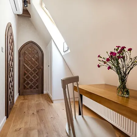 Gotyk House-3
