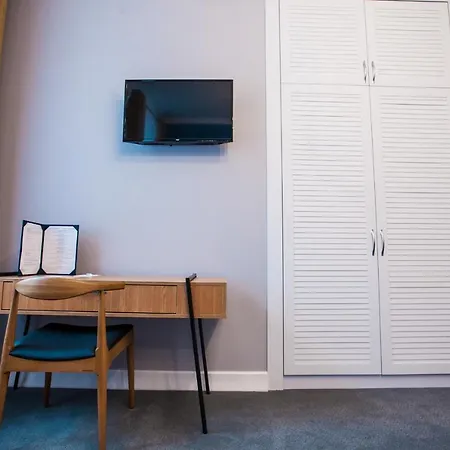 E4 Hotel-2