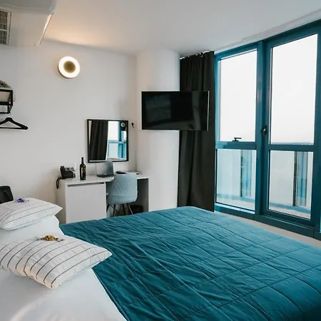 Hotel Blue-2