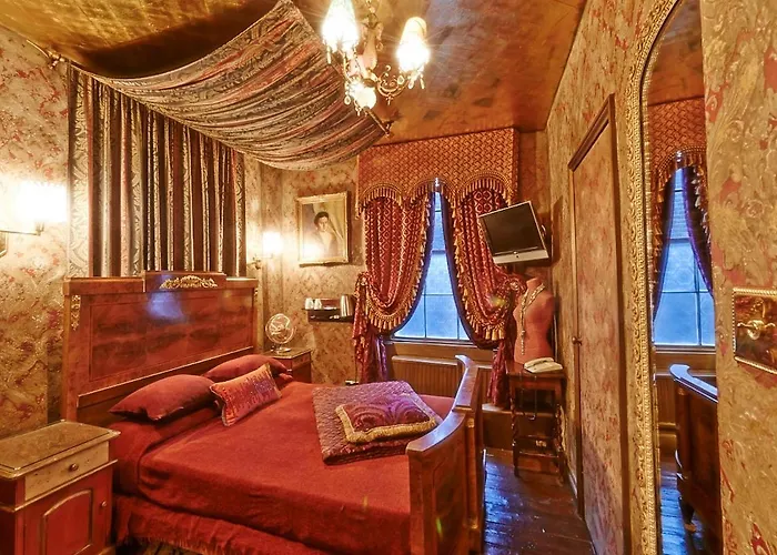 Pavilion Hotel London