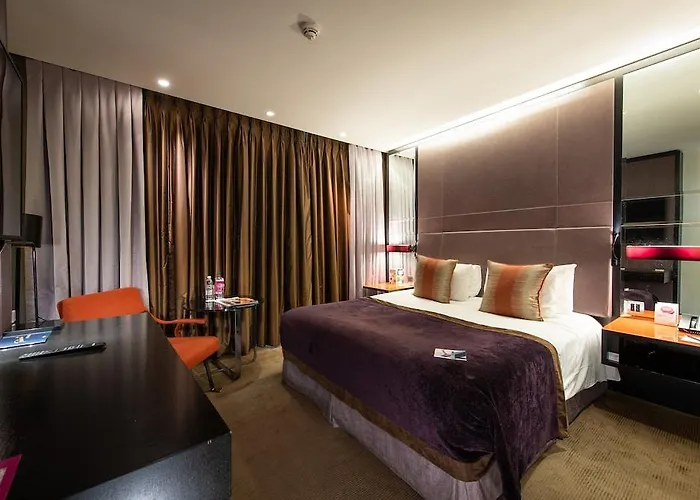 Crowne Plaza London Battersea Hotel