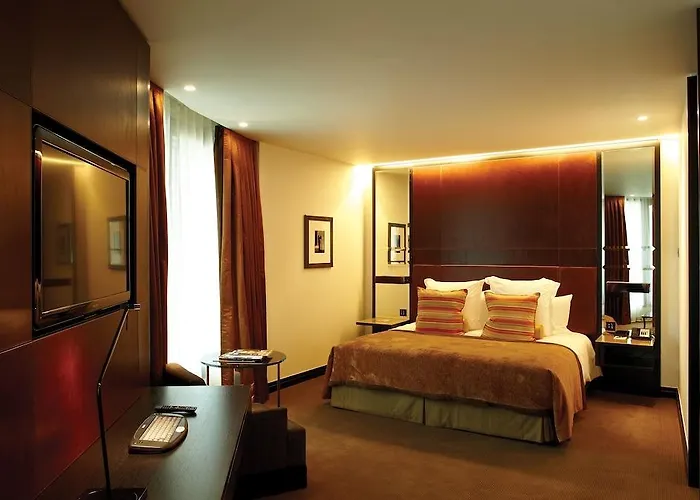 Crowne Plaza London Battersea Hotel