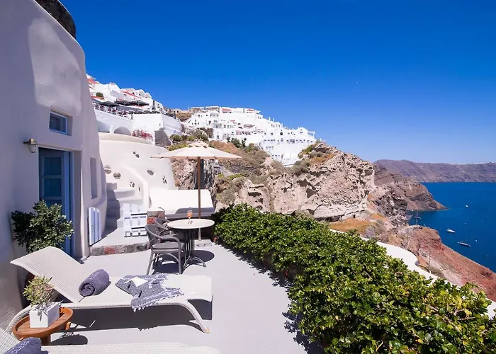 Pezoules Of Oia Hotell