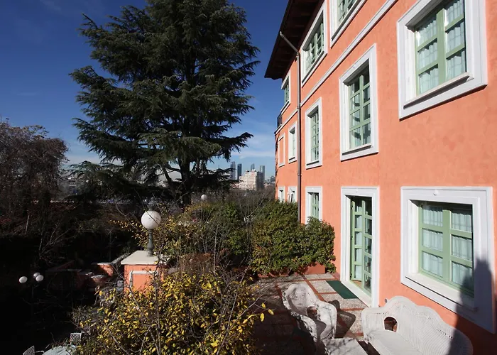 La Quinta De Los Cedros Madrid
