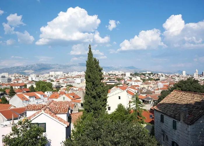Panorama Rooms 1 Split