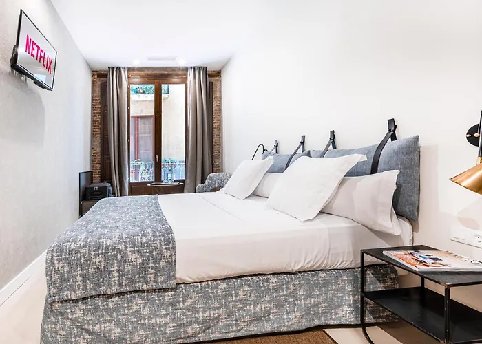 Casa Lirio Hotel Barcelona