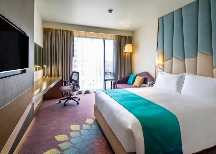 Holiday Inn Express Bangkok Sukhumvit 11 By Ihg